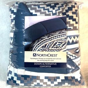 Down Alternative Comforter. Full/Queen